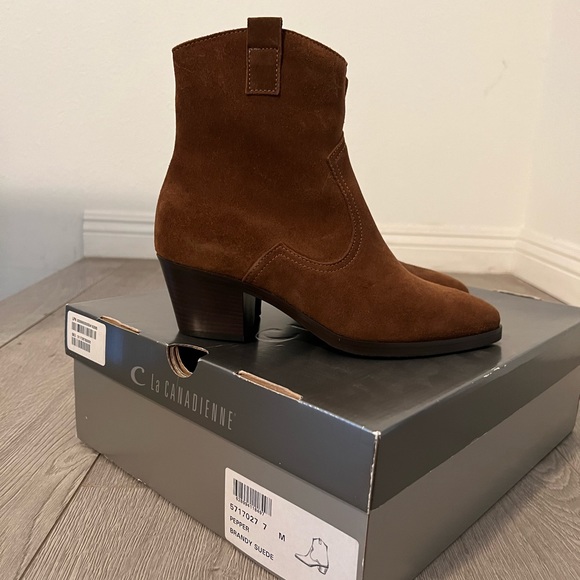 New. Never worn. Heeled Leather Boot. Size: 7 M - Picture 1 of 6